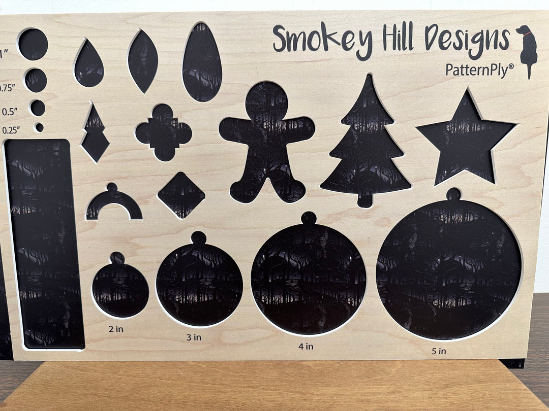 PatternPly® Grayscale Spooky Scene