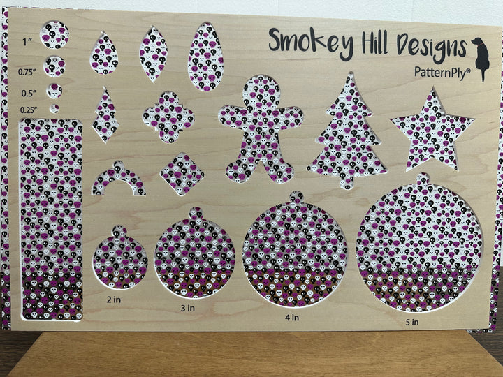 PatternPly® Scattered Purple, Black, and White Skulls