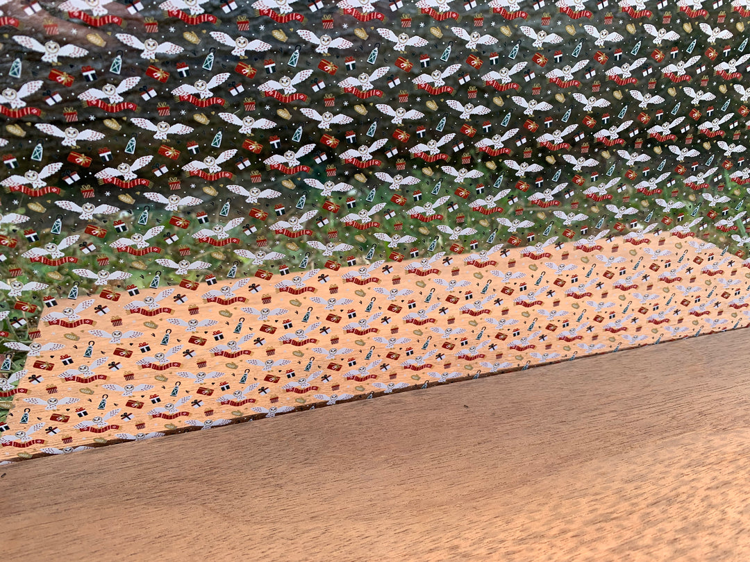 PatternPly® Scattered Owls and Gifts