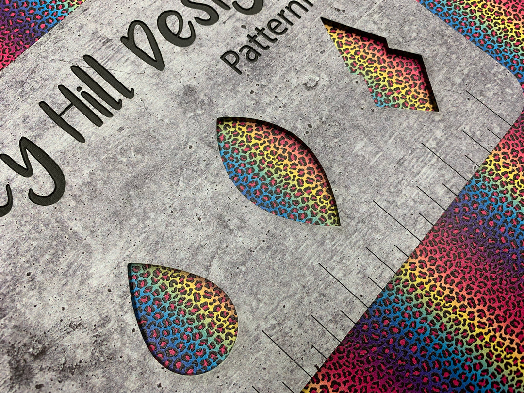 PatternPly® Micro Rainbow Cheetah