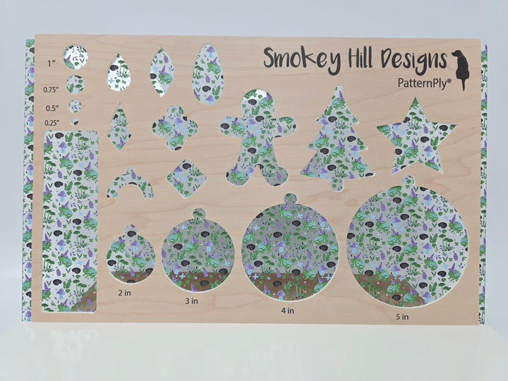 PatternPly® Scattered Witchy Frogs