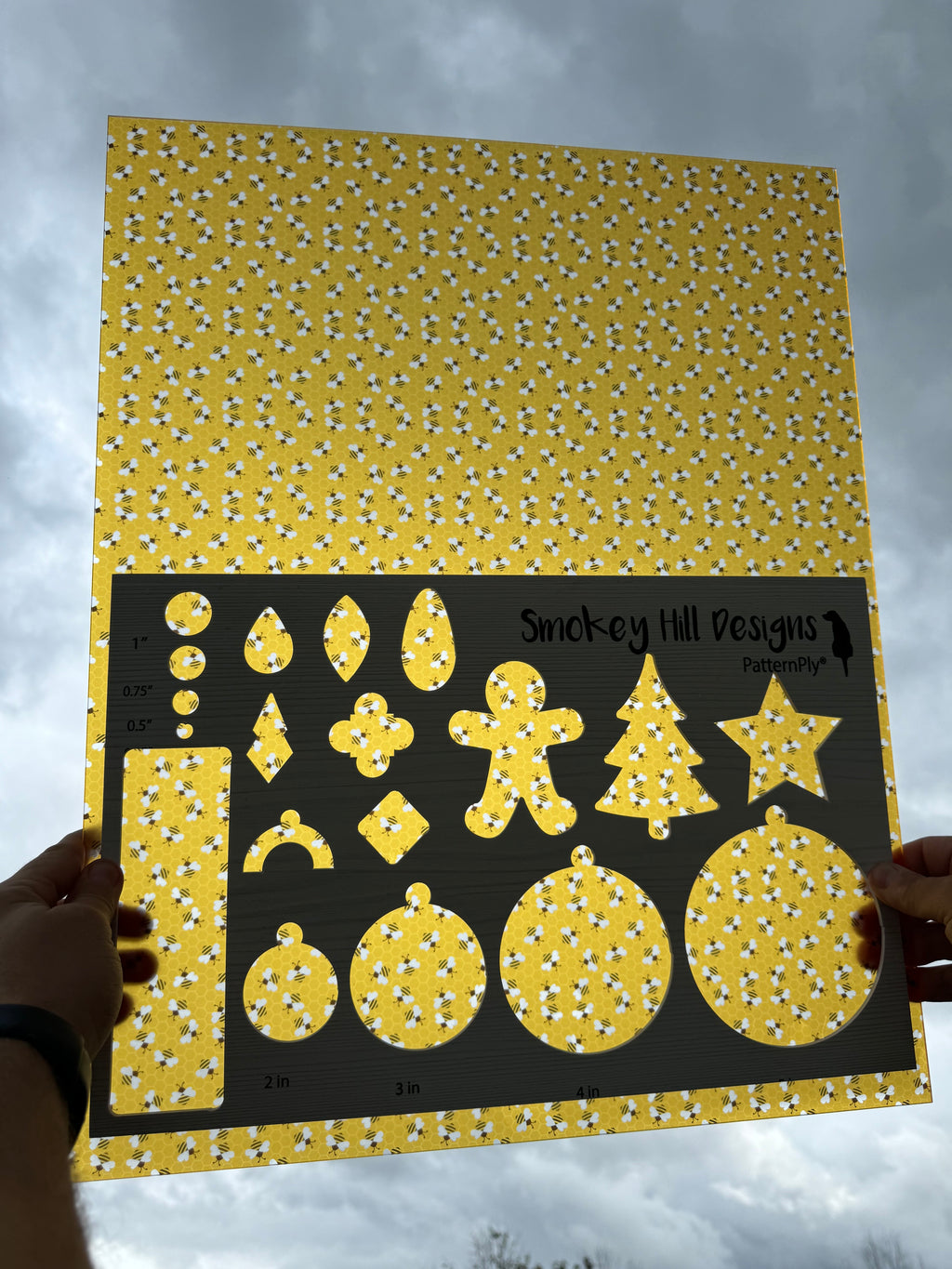 PatternPly® 19x24" Transparent Bees Original Scale product photo 2