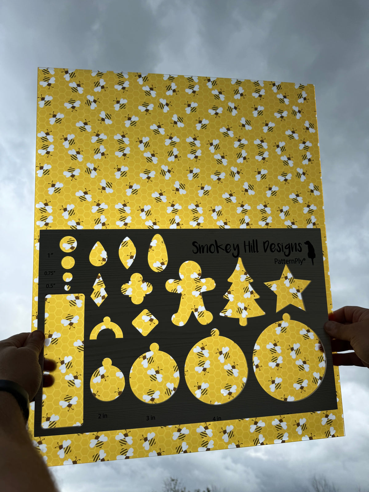 PatternPly® 19x24" Transparent Bees XL Scale product photo 2