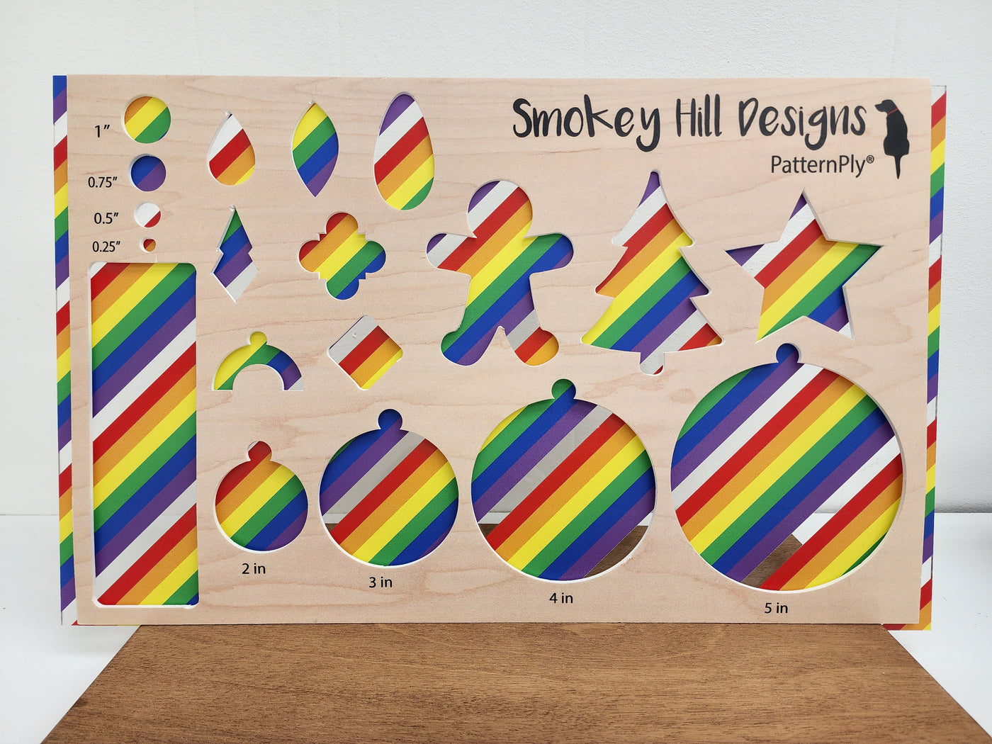 PatternPly® Scattered Diagonal Rainbow Stripes LARGE