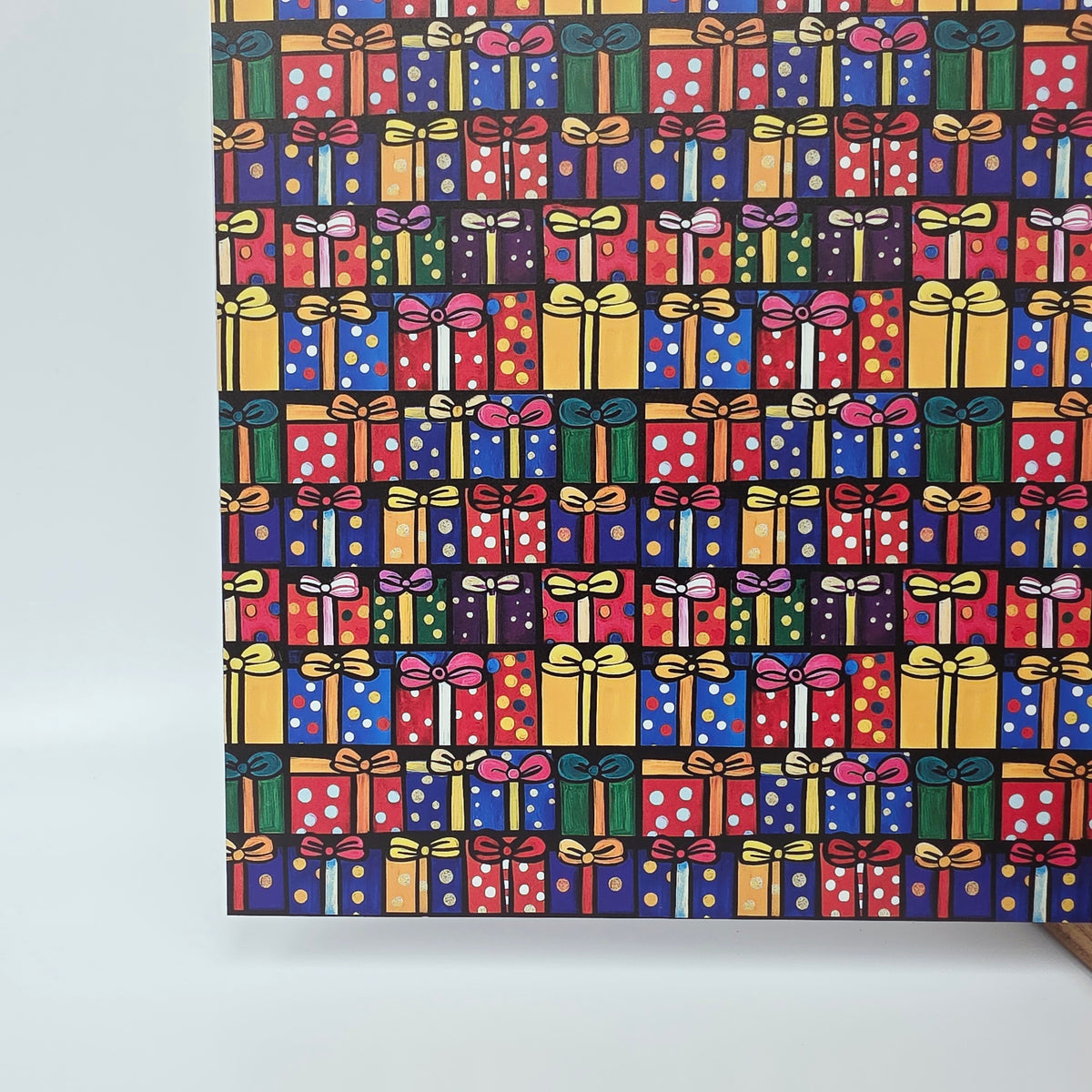 PatternPly® Full Coverage Geometric Presents sheet showing the pattern