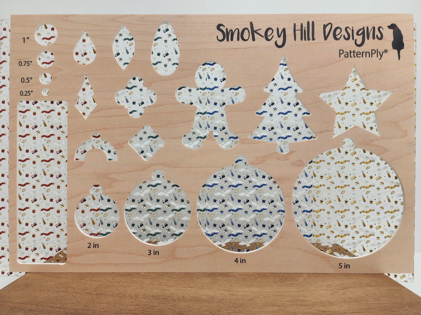 PatternPly® Scattered Owls and Gifts Assortment