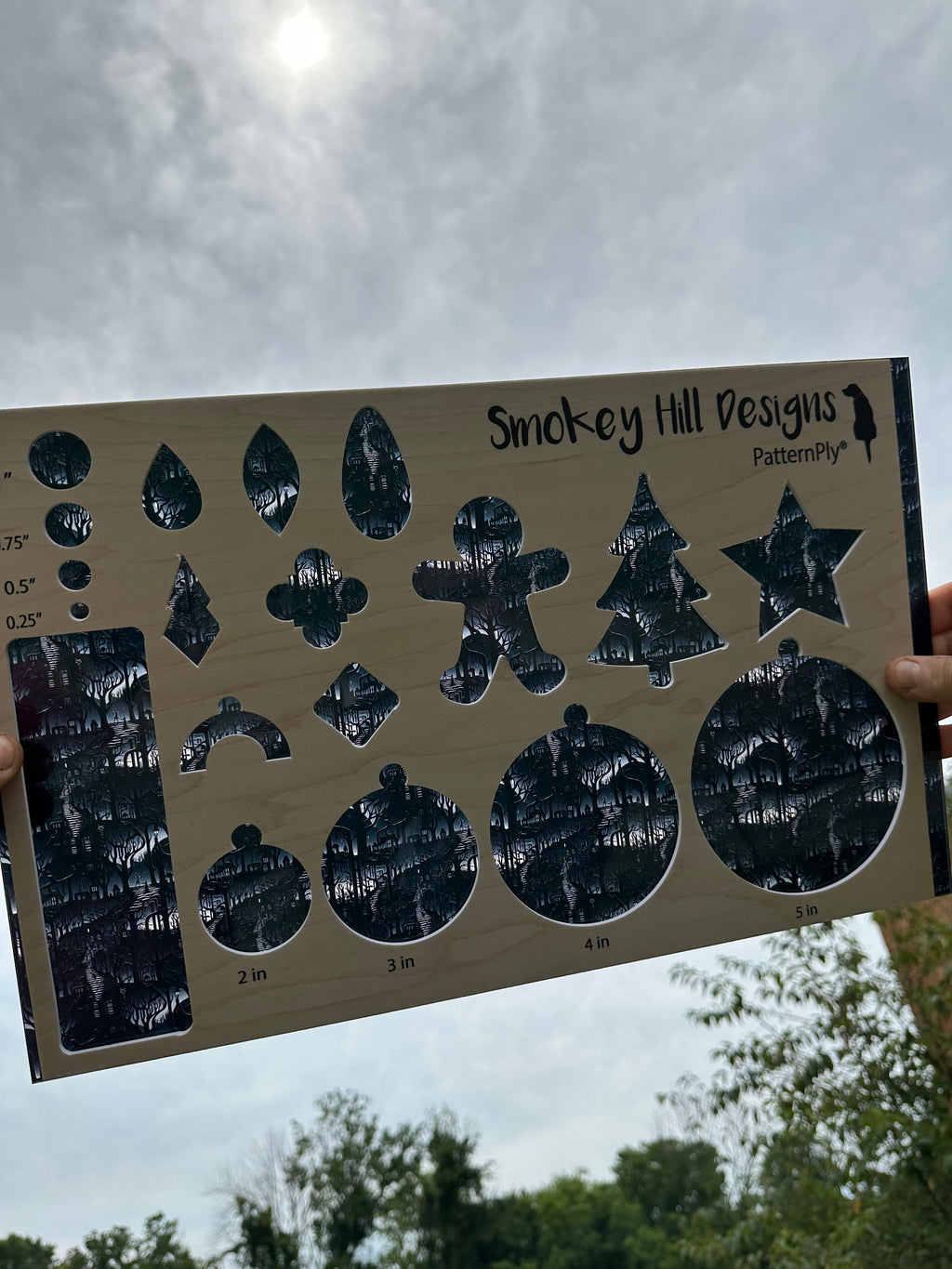 PatternPly® Transparent Grayscale Spooky Scene product photo 2