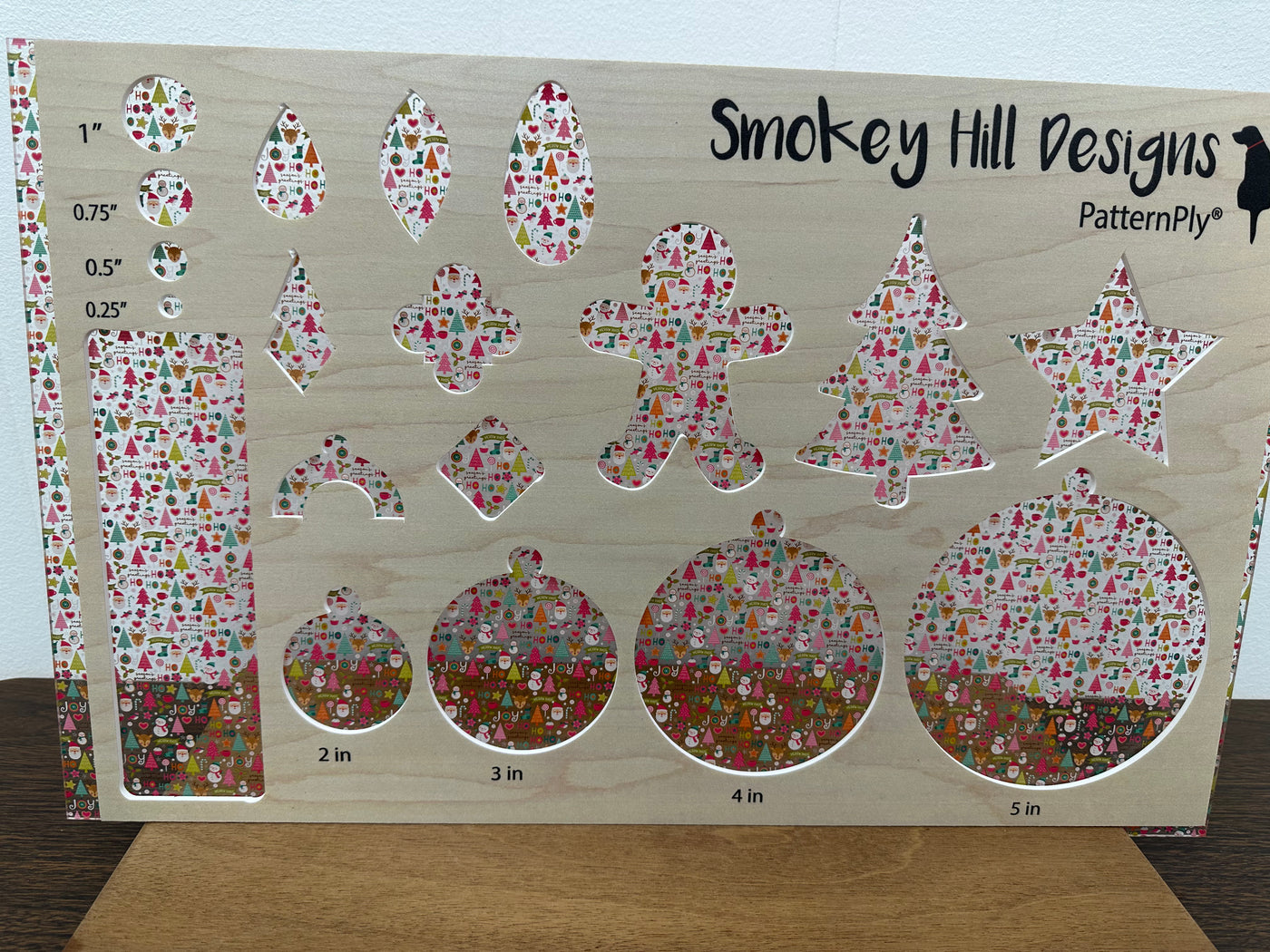 PatternPly® Scattered Snowmen, Santas, and Christmas Treats