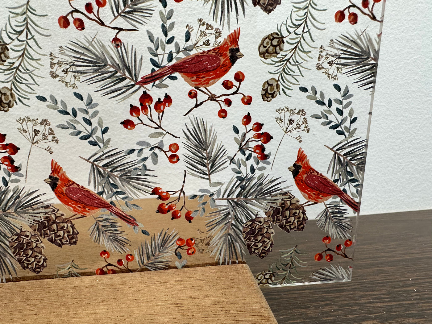PatternPly® Scattered Cardinals and Pinecones Large