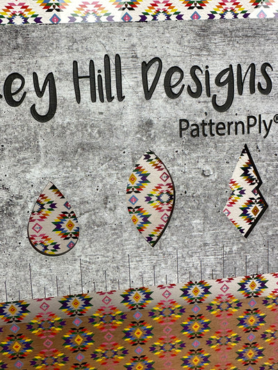 PatternPly® Scattered Rainbow Aztec