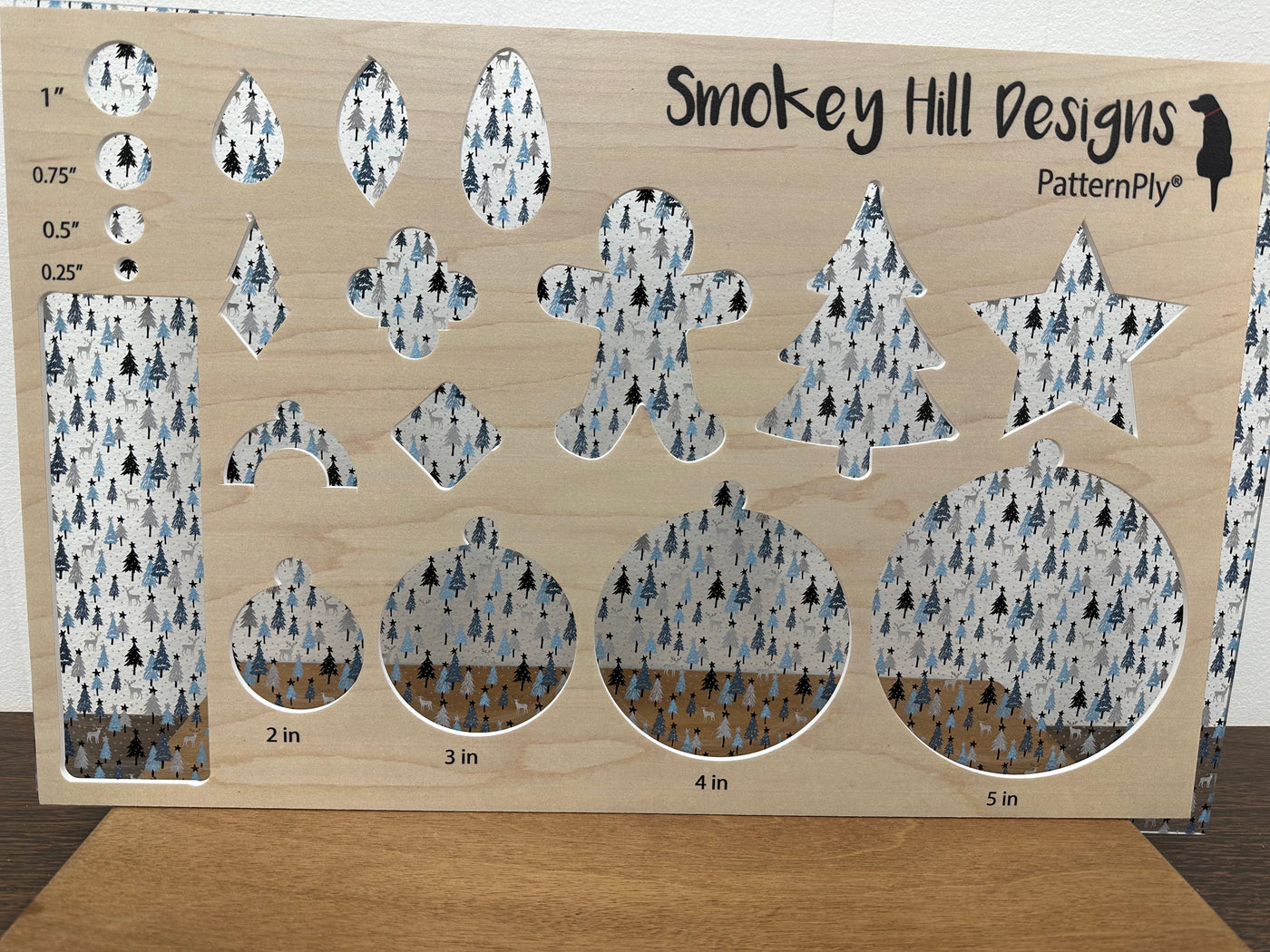 PatternPly® Scattered Blue and Gray Trees
