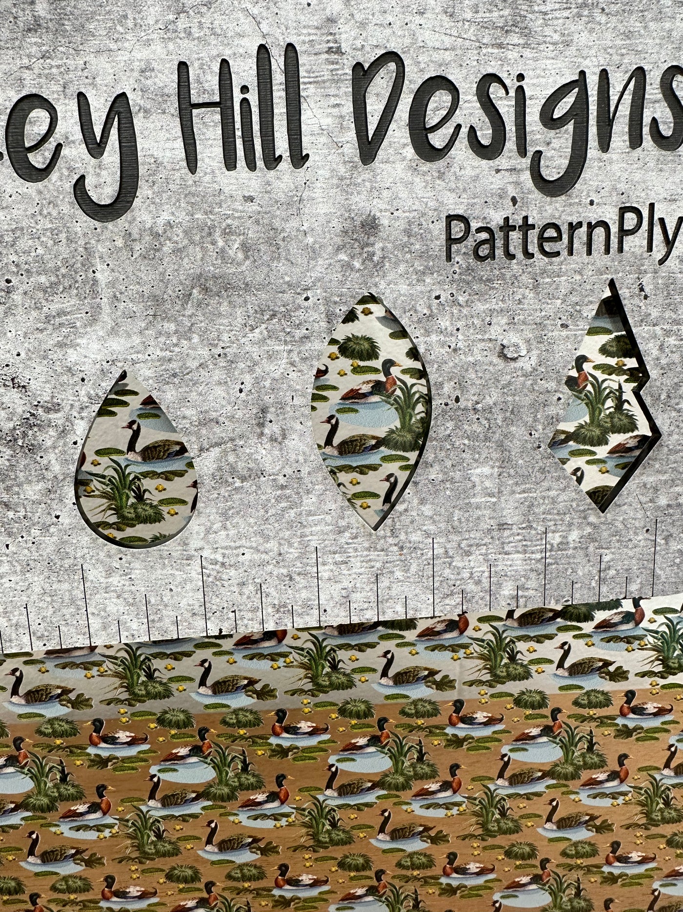 PatternPly® Scattered Ducks and Geese