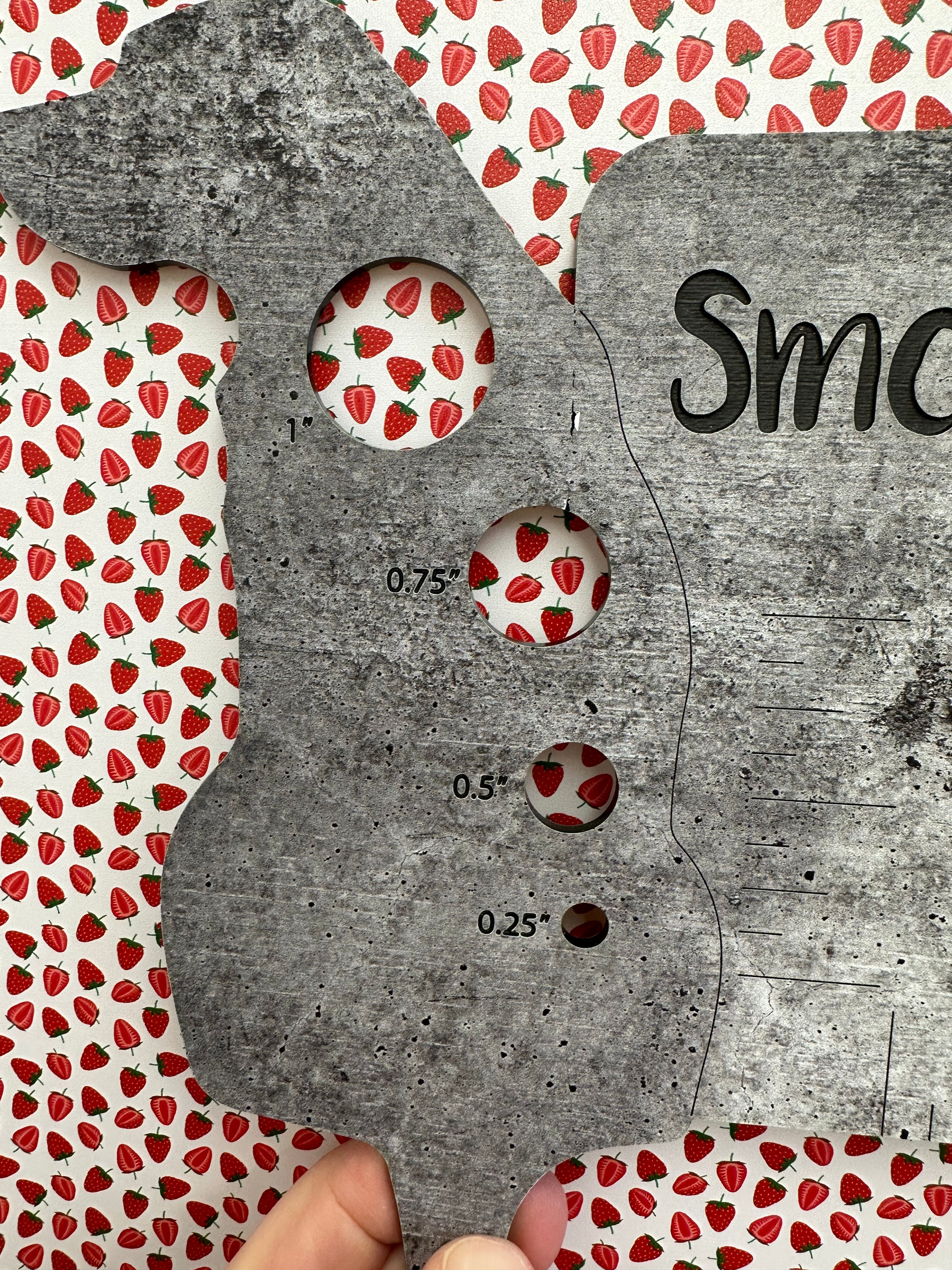PatternPly® Full Coverage Strawberries product photo 4