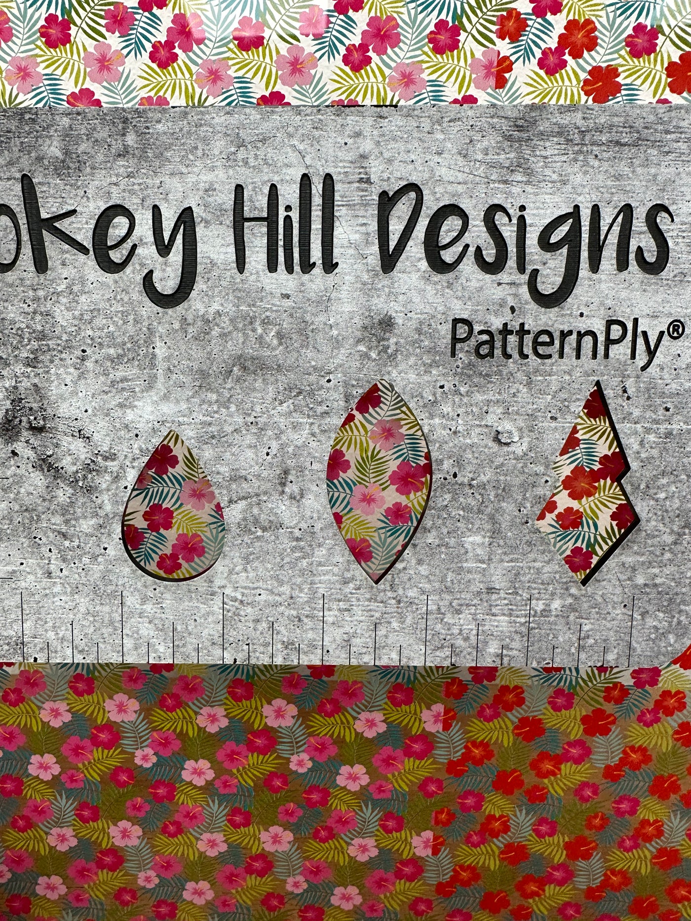 PatternPly® Scattered Hawaiian Hibiscus Duo
