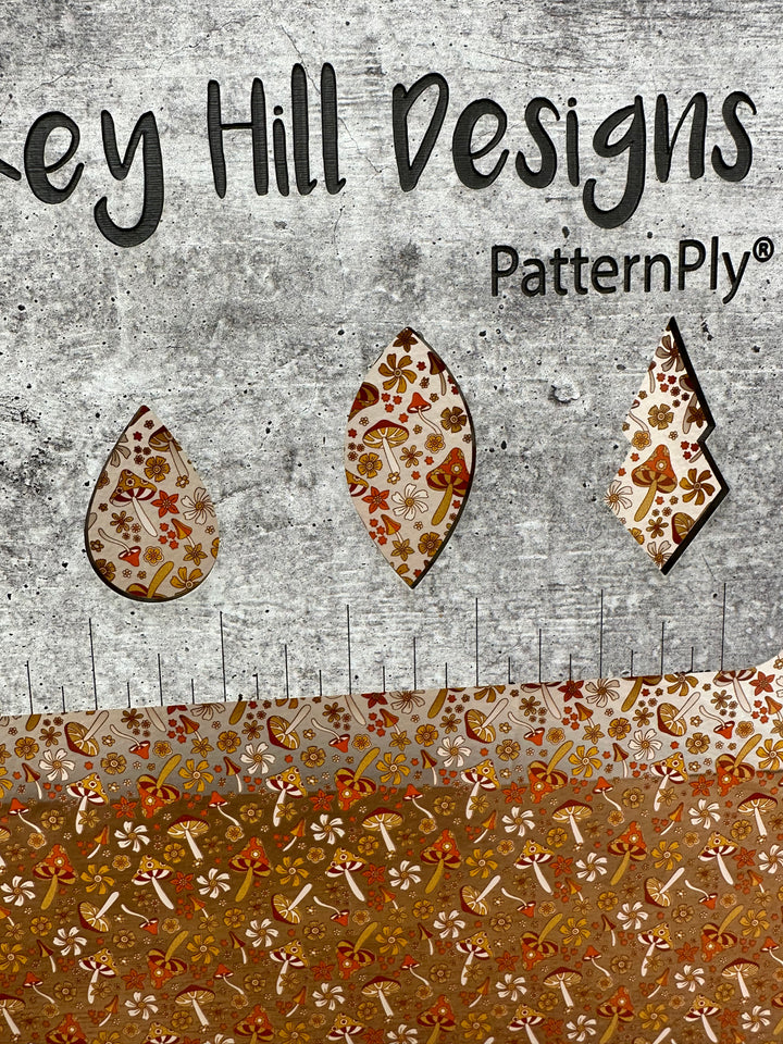 PatternPly® Scattered 70s Groovy Mushrooms