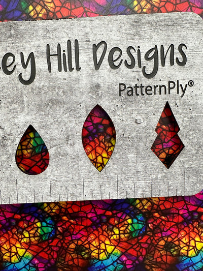 PatternPly® Shattered Rainbow Glass