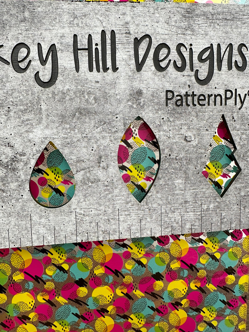PatternPly® Scattered Colorful 80s Circles Trio product photo 5