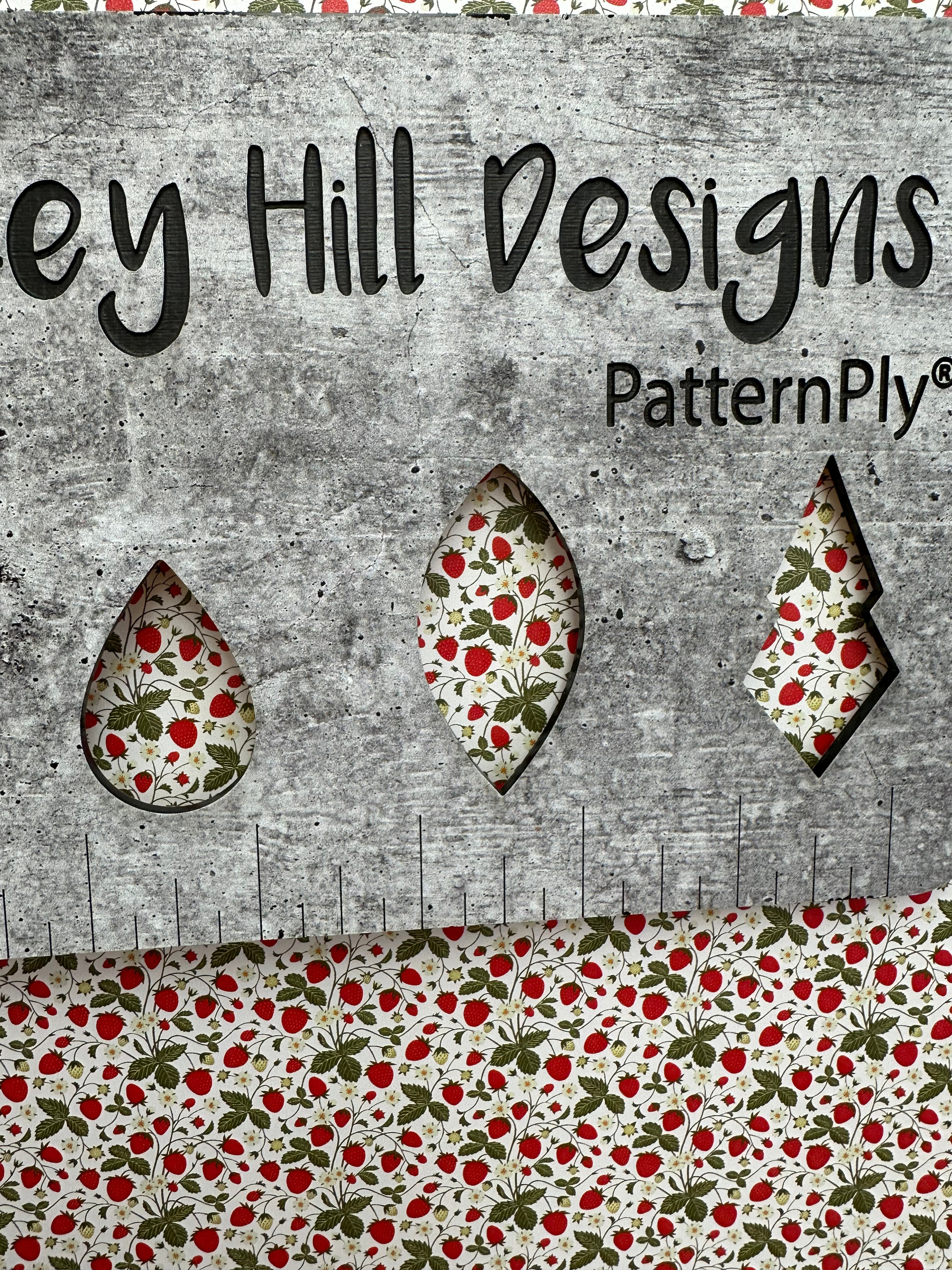 PatternPly® Full Coverage Nano Strawberry Plants product photo 2