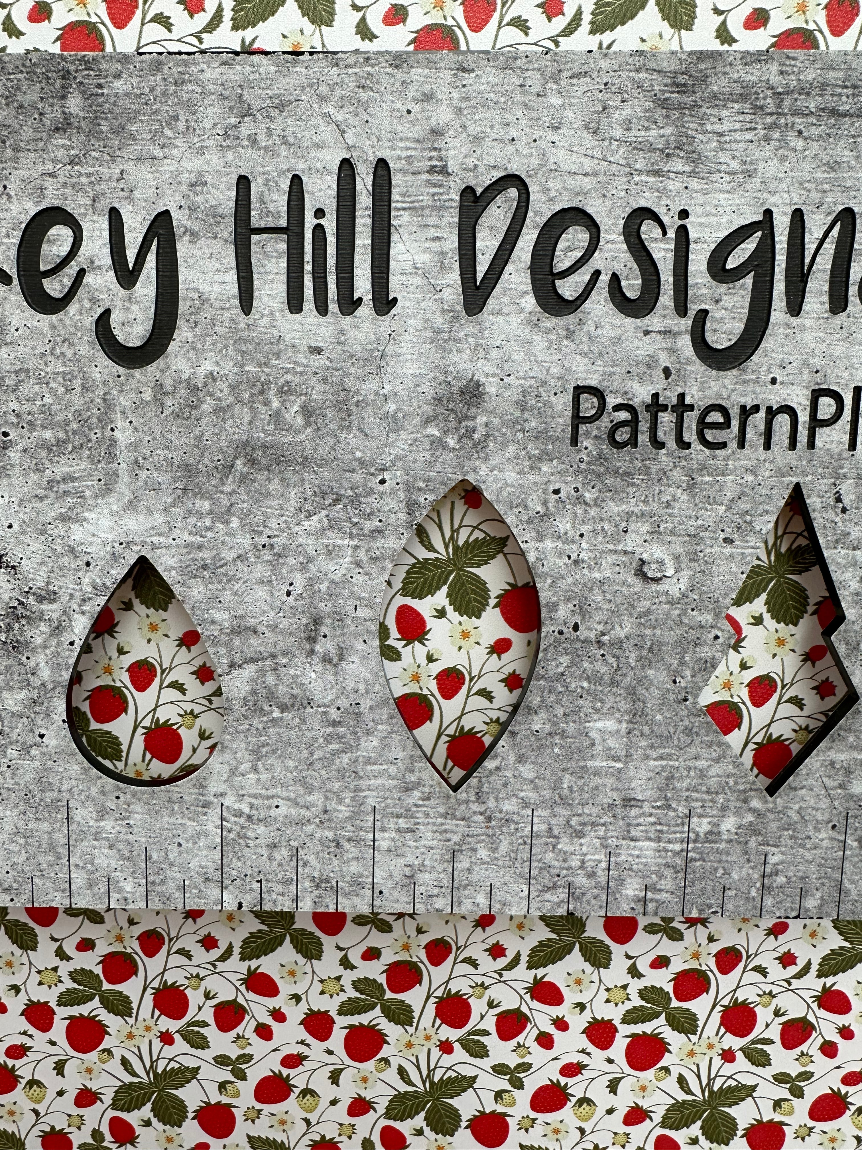 PatternPly® Full Coverage Strawberry Plants product photo 2