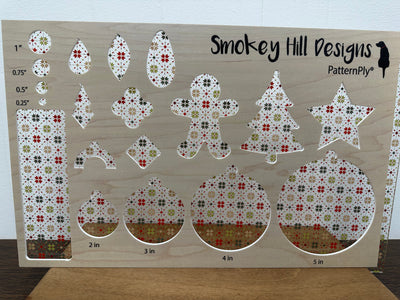 PatternPly® Scattered Christmas Quilt