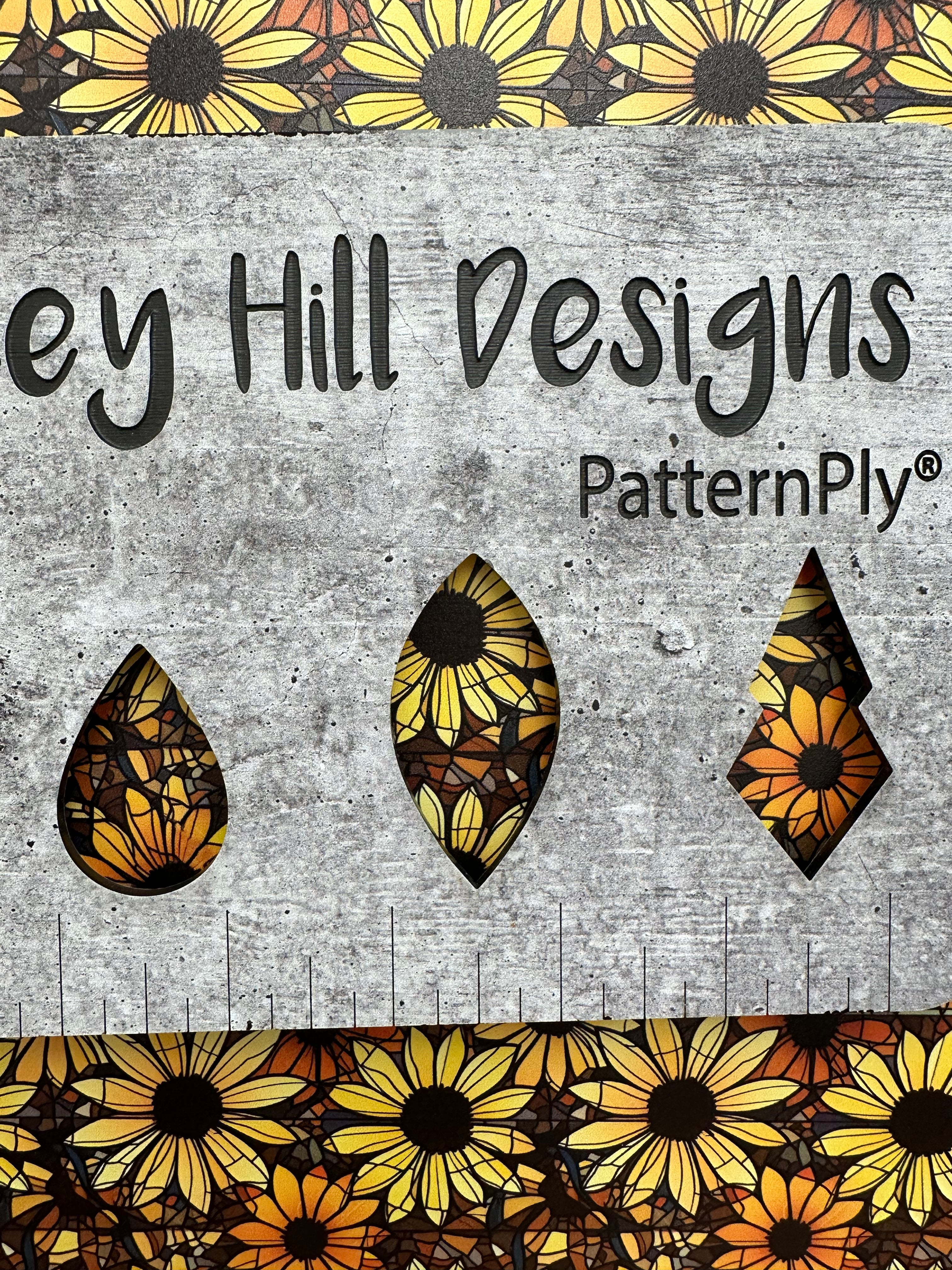 PatternPly® Full Coverage Black Eyed Susan Stained Glass product photo 2