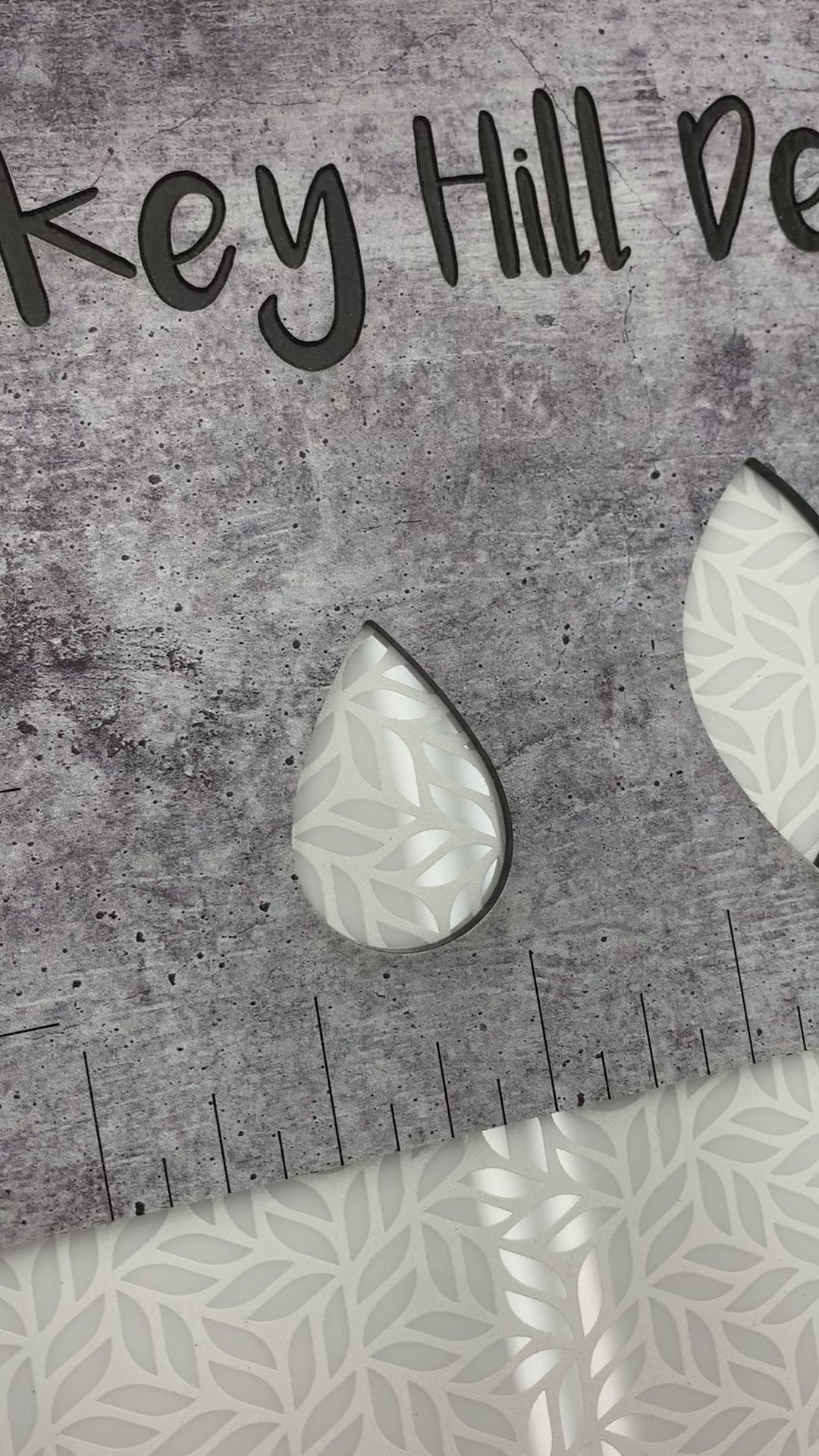 PatternPly® Smoke and Mirrors WHITE, Leaves