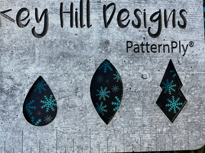 PatternPly® Scattered Snowflakes BLACK