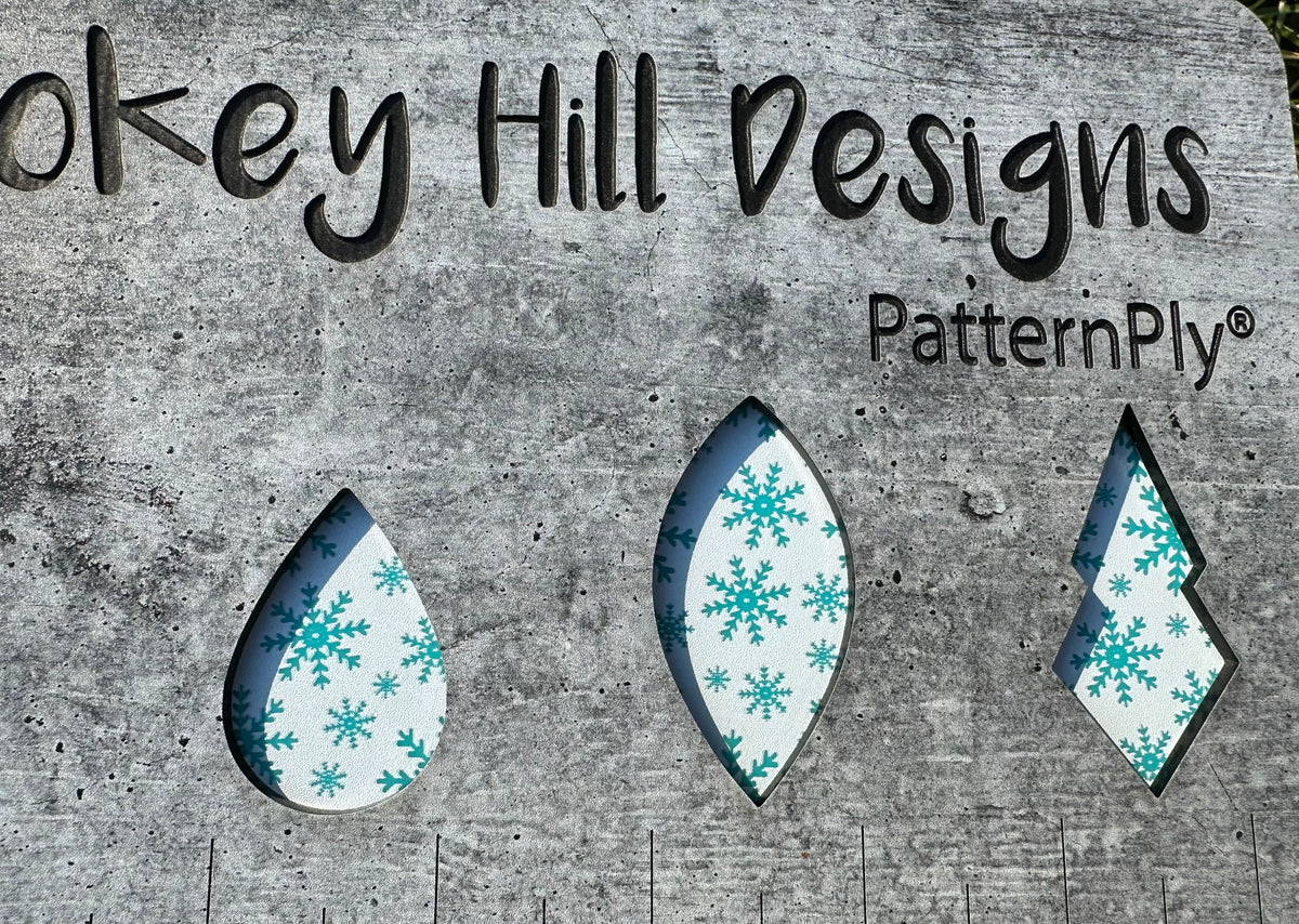 PatternPly® Scattered Snowflakes WHITE product photo 12
