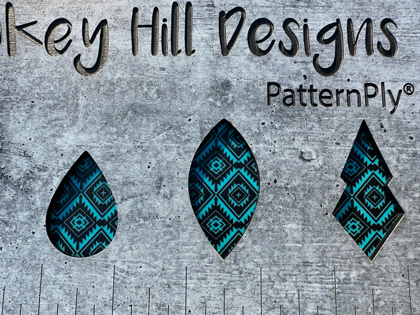 PatternPly® Scattered Aztec BLACK