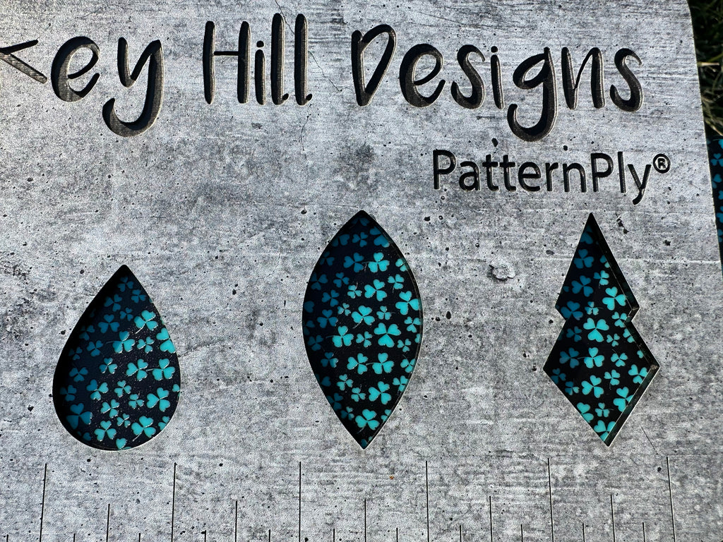 PatternPly® Scattered Micro Shamrocks BLACK product photo 4
