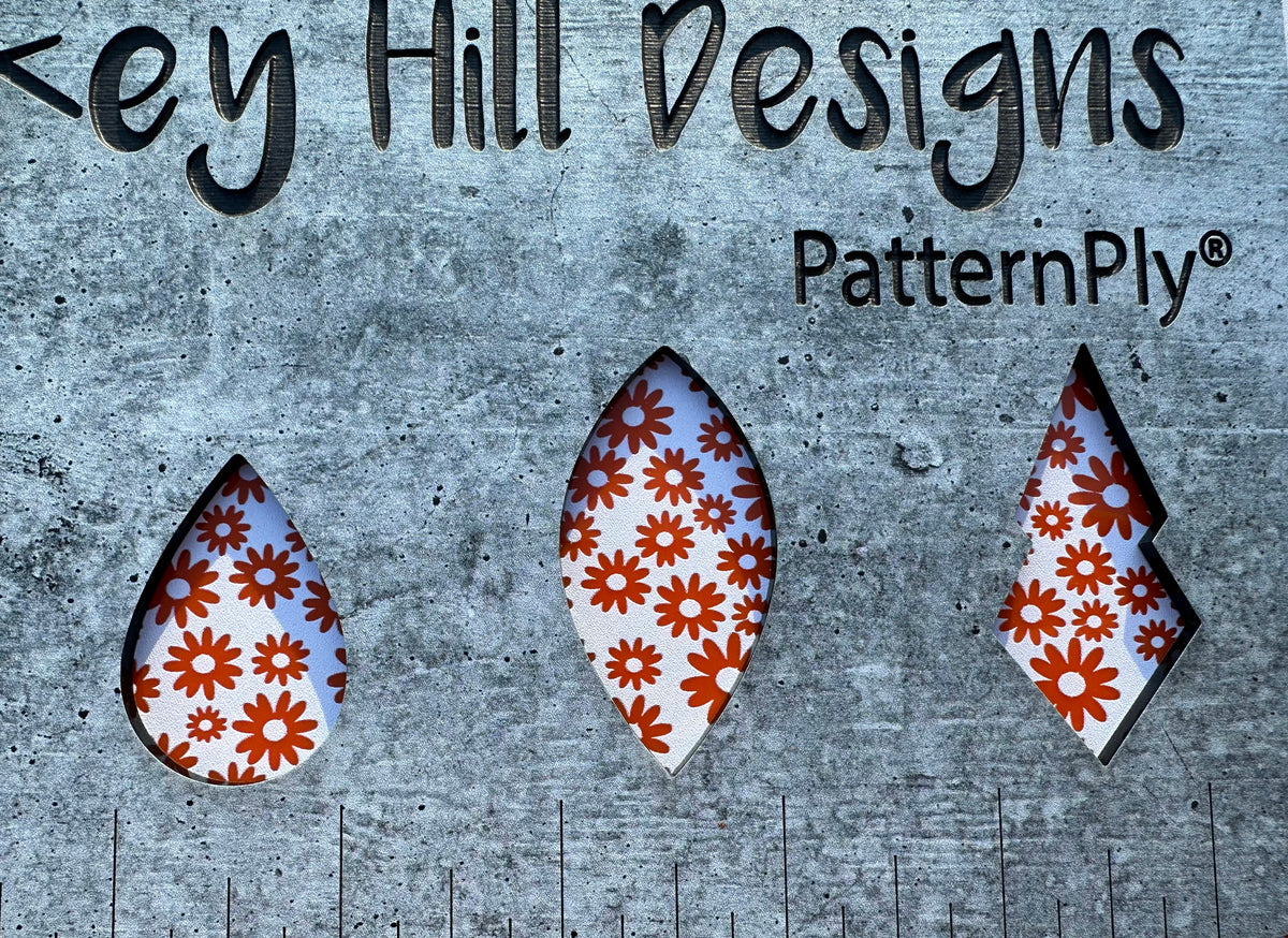 PatternPly® Scattered Daisies WHITE product photo 5