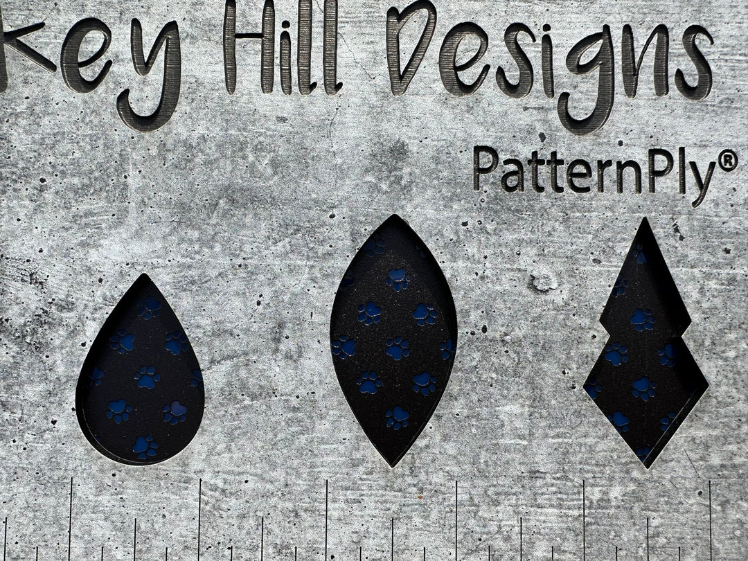 PatternPly® Scattered Pawprints BLACK