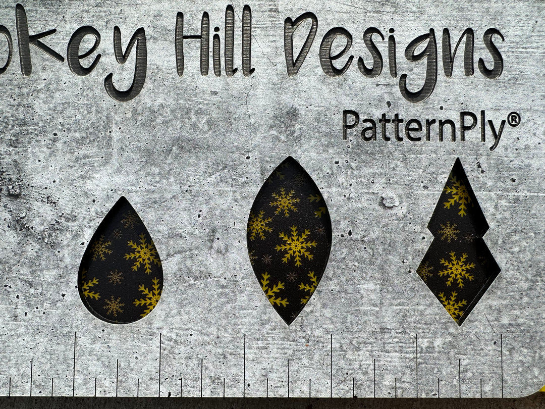 PatternPly® Scattered Snowflakes BLACK