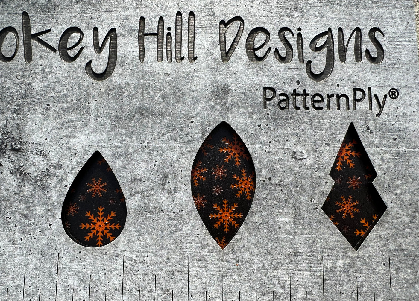 PatternPly® Scattered Snowflakes BLACK