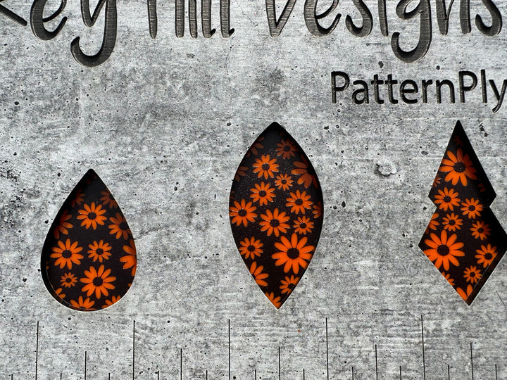 PatternPly® Scattered Daisies BLACK