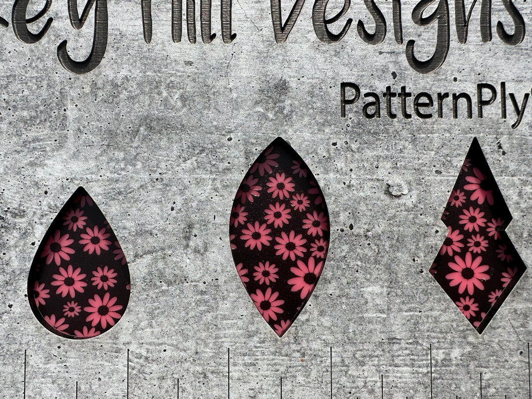 PatternPly® Scattered Daisies BLACK