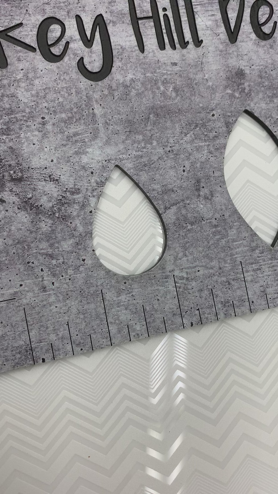 PatternPly® Smoke and Mirrors WHITE, Chevron