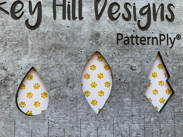 PatternPly® Scattered Pawprints WHITE