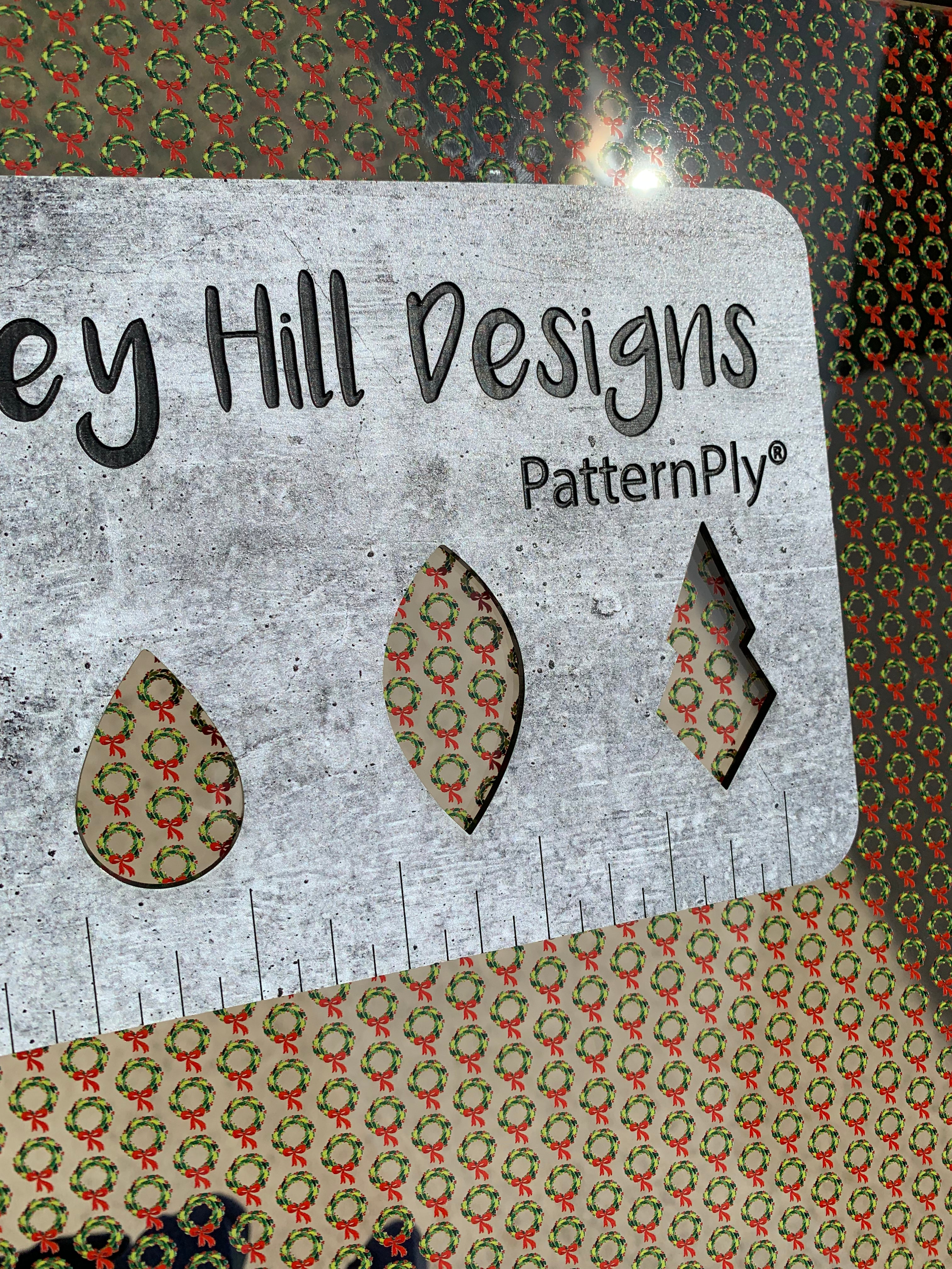 PatternPly® Scattered Micro Wreaths sheet showing the pattern