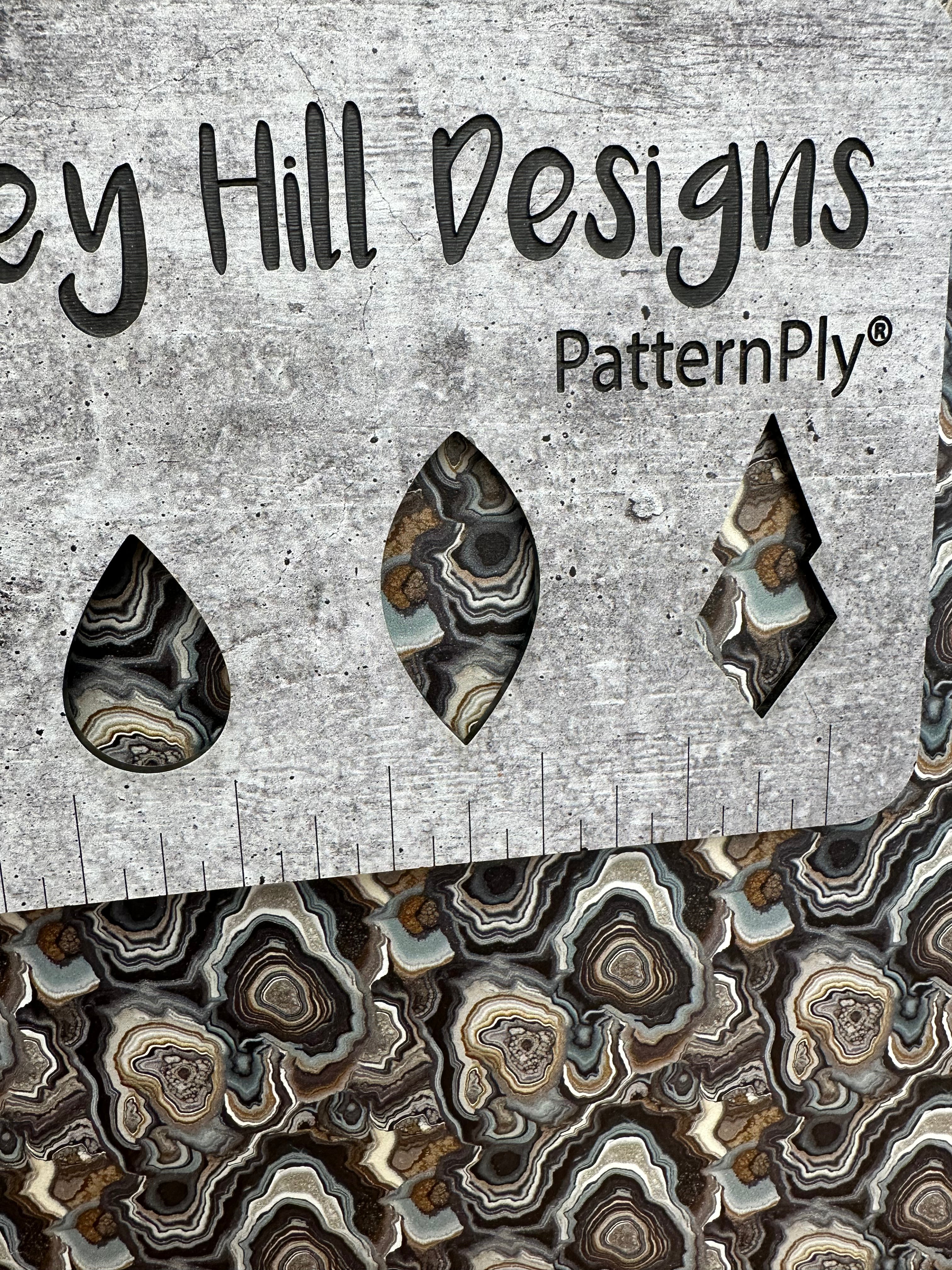 PatternPly® Full Coverage Neutral Geodes product photo 3