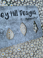 PatternPly® Scattered Daisies sheet showing the pattern