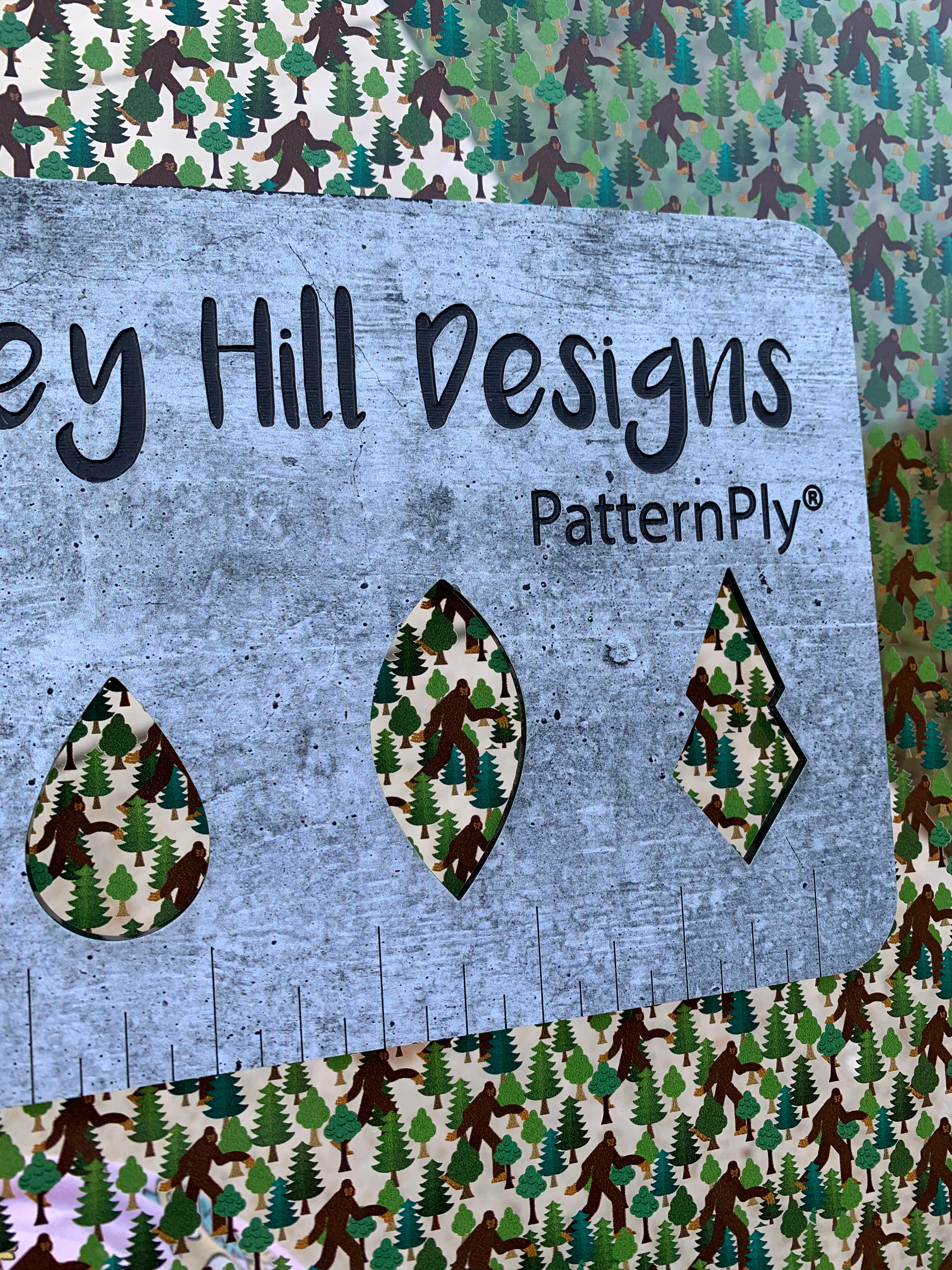 PatternPly® Scattered Bigfoot product photo 2