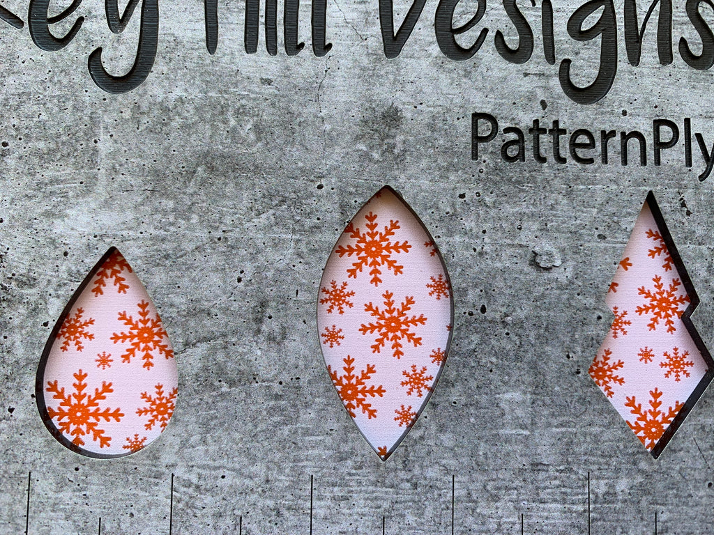 PatternPly® Scattered Snowflakes WHITE product photo 6