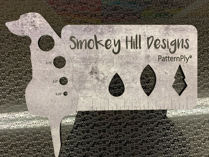 PatternPly® Smoke and Mirrors, Skull Cluster