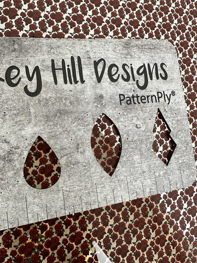 PatternPly® Scattered Deep Red Roses