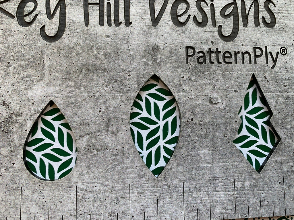 PatternPly® Scattered Leaves WHITE product photo 11