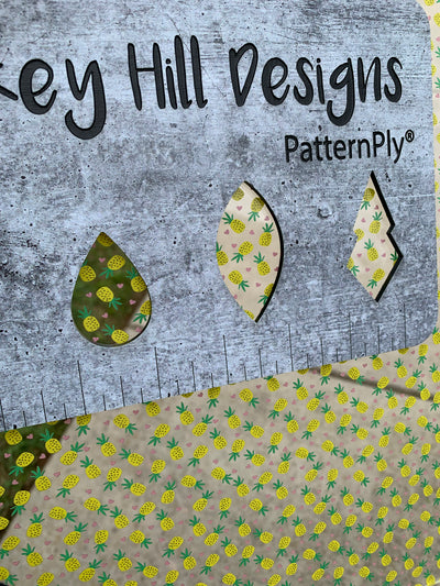 PatternPly® Scattered Pineapples and Hearts