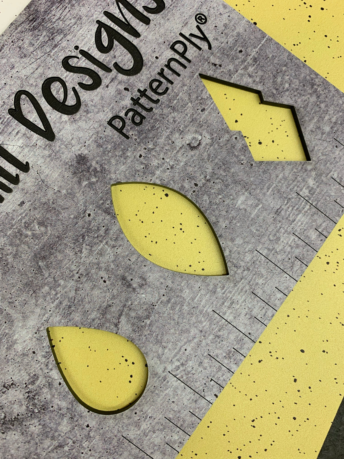 PatternPly® Full Coverage Yellow, White, and Blue Speckled Egg Trio product photo 3