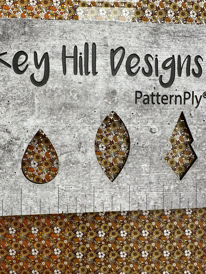 PatternPly® Scattered 70s Floral Trio