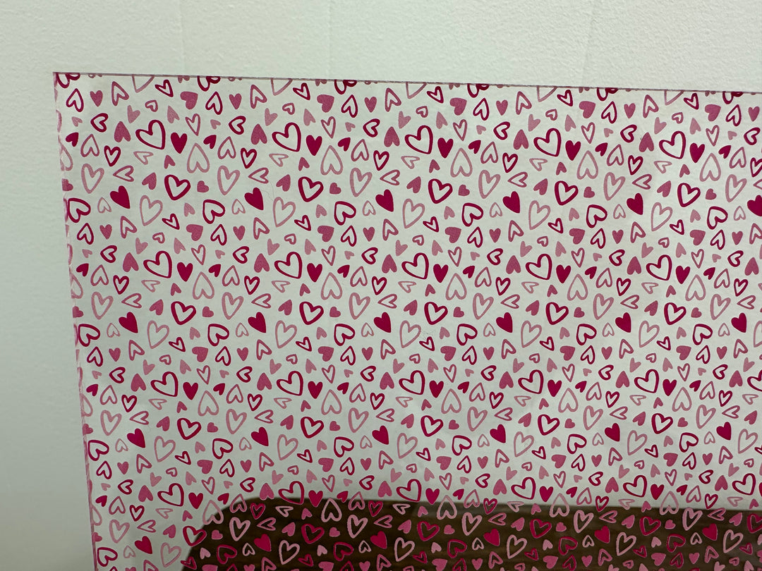 PatternPly® Scattered Pink Outline Hearts